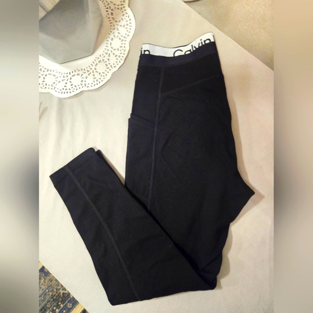 Calvin Klein Performance Women's Stretch Leggings Size Medium Black Cropped - Picture 1 of 3